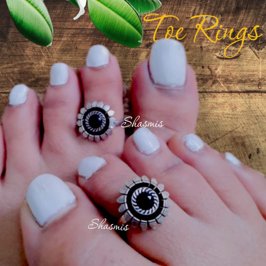 Black German Toe Ring