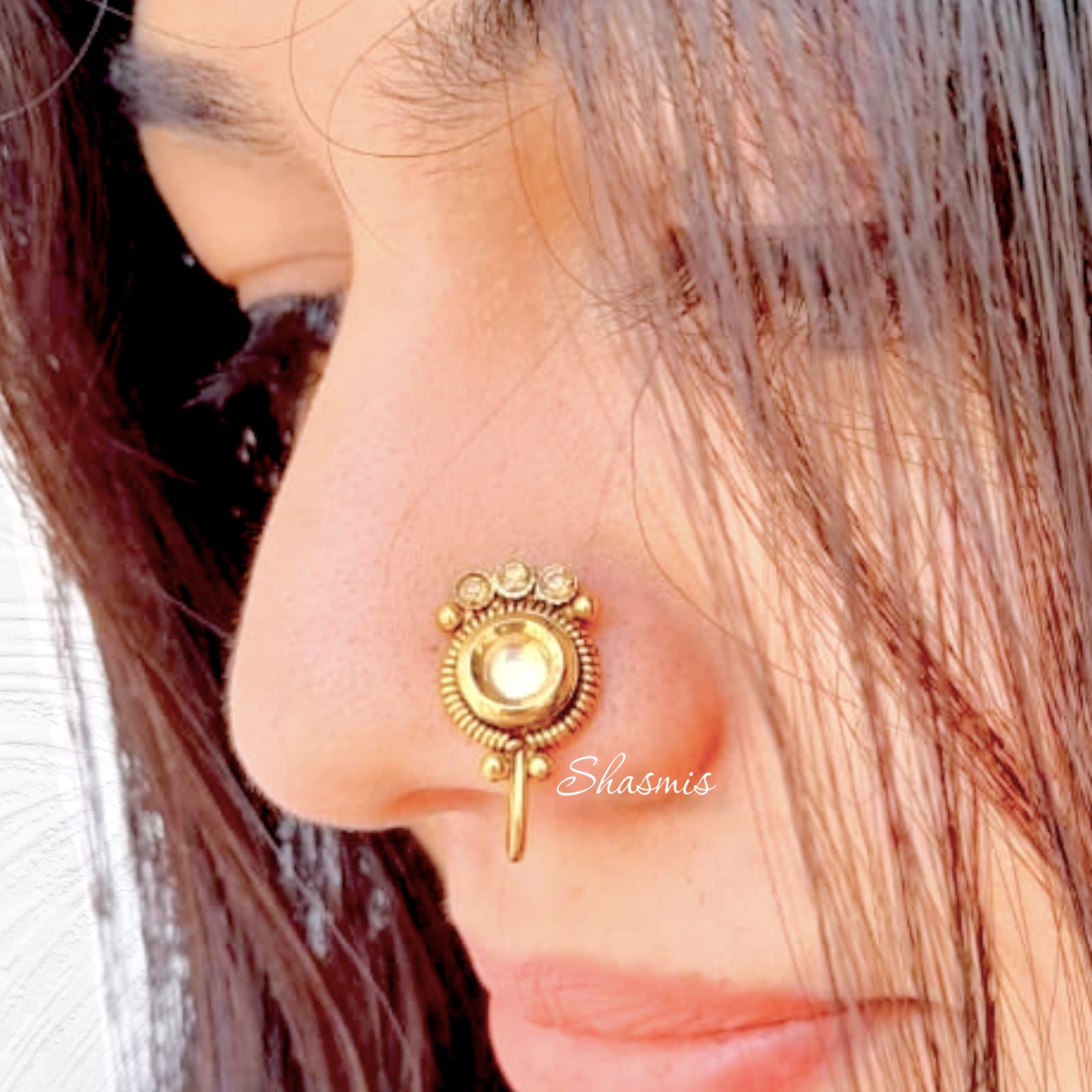 Center Stone Design Non-Pierced Nose Pin