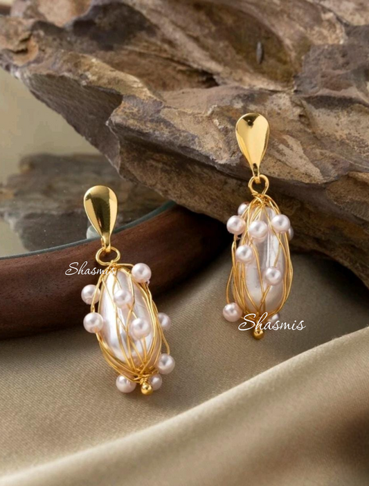 Rama Blue Stone With Golden Design Tear Drop Rings