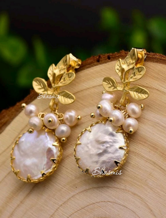 Rama Blue Stone With Golden Design Tear Drop Rings