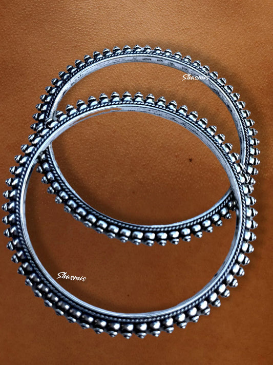Simple Silver Oxidised Bangles
