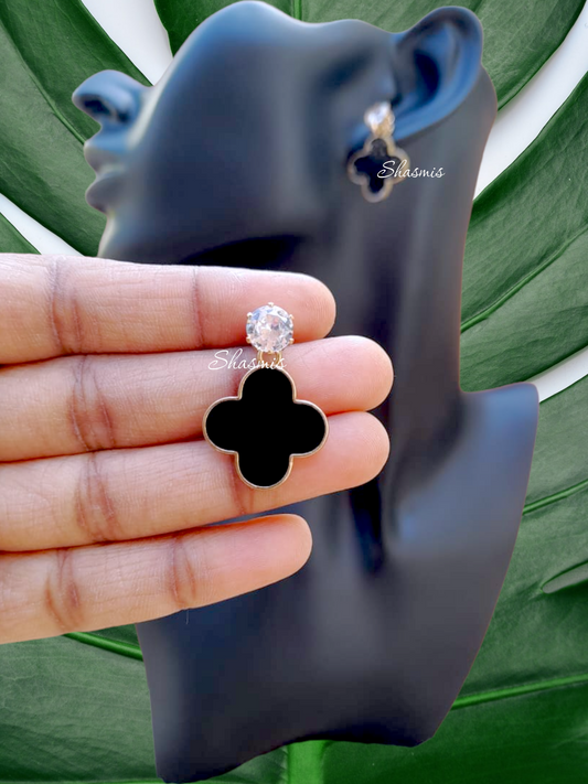 Black Color Earrings With Diamond On top